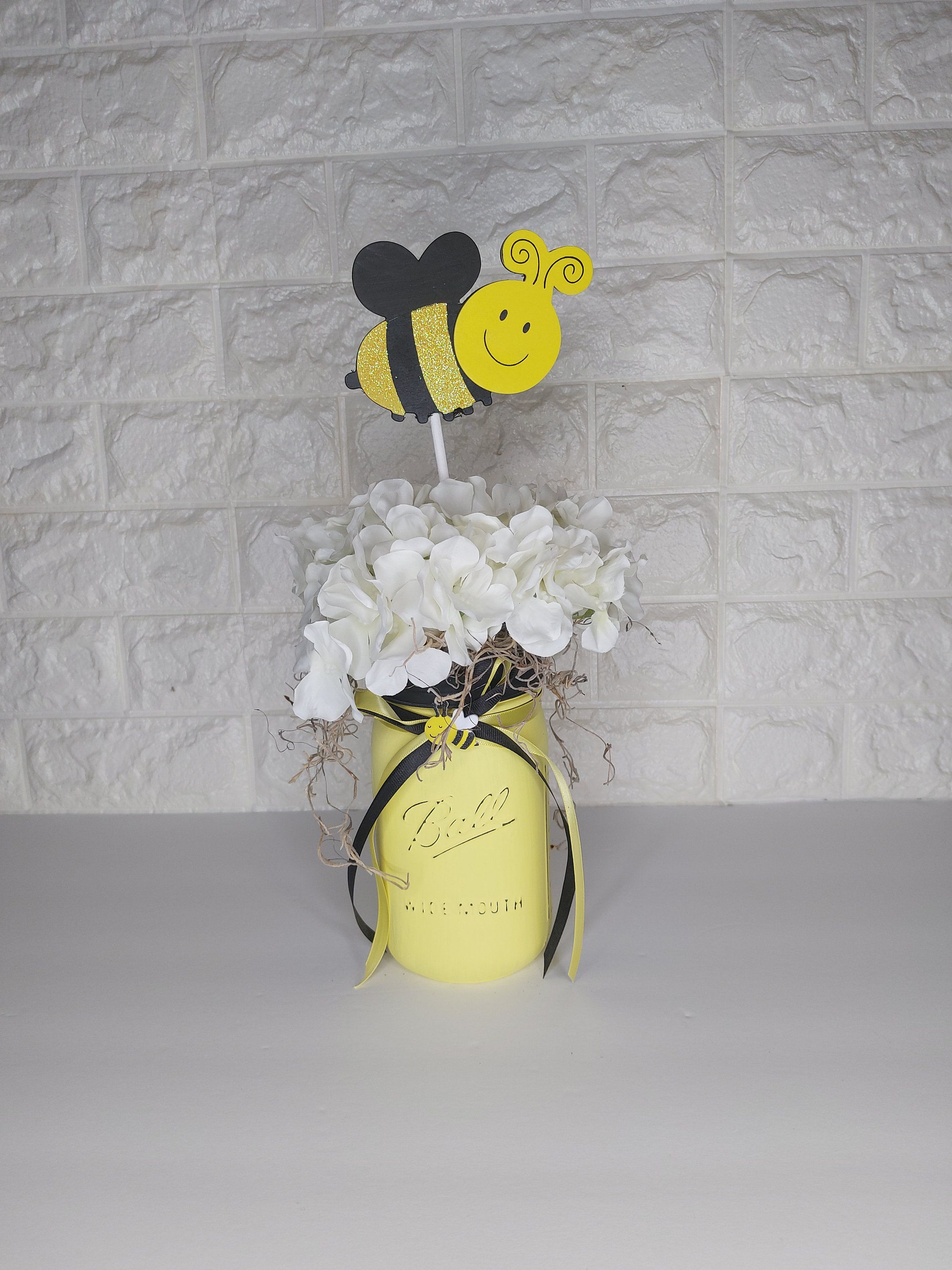 Bumble bee best sale baby shower centerpieces