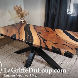Custom-made tables (dining or coffee) in walnut and “black and gold” epoxy resin!