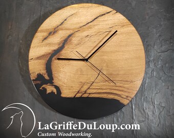Clock in oak wood and black epoxy resin (35cm)!
