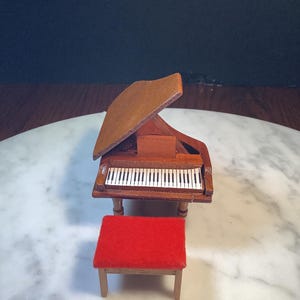 Baby Grand Piano, Dollhouse Miniature Furniture, Vintage Collectible Miniature Wooden Baby Grand Piano, Dollhouse Furniture.
