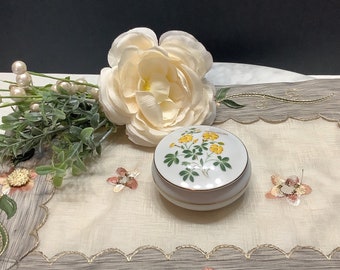 Vintage Geidlitz, Bavaria, Porcelain Trinket Box,  Floral Painted Porcelain Trinket Box, Jewelry Holder, Vanity Box, Dresser Jewelry