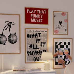 ファンキーでトレンディなウォールアート 5 枚セット - What If It All Works Out プリント、レトロな新聞プリント、ディスコボールプリント、バーカート装飾デジタル