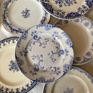 Set 6 antique/vintage mismatched dinner plates blue and white palette, farmhouse / cottage decor c1890-1950, Gien, Sarreguemines and others