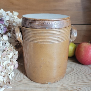 Straight-sided Cylindrical Confit Pot with Lid, Mid Brown Glaze, Saint-Amand-en-Puisaye c.1920