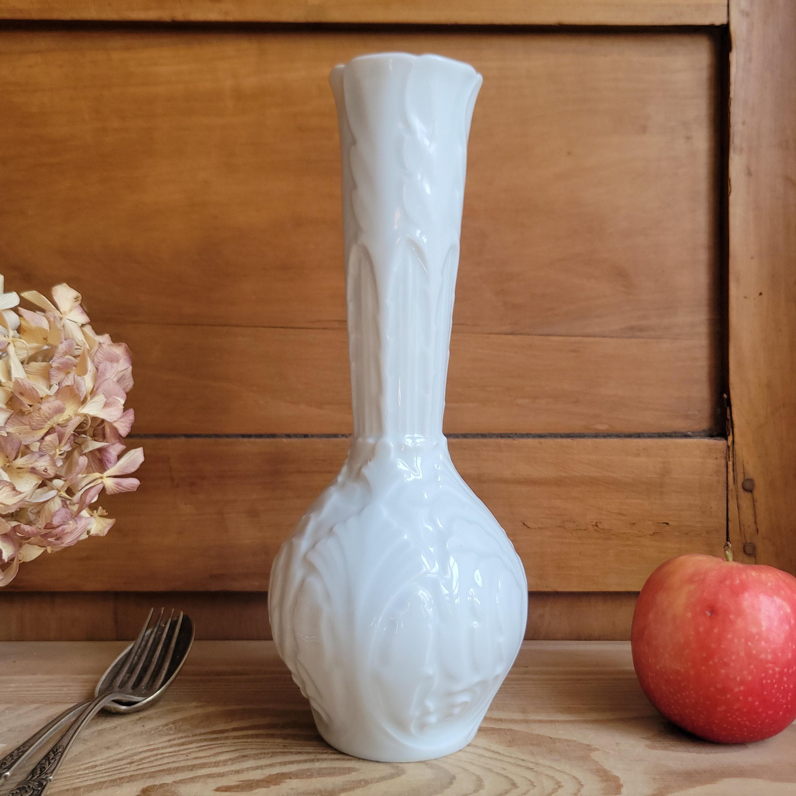 G0606-10★Opaline véritable 手描き花柄 フラワーベース Bareuther Porcelain Vase, Art Nouveau Floral Form, Bavaria C.1960