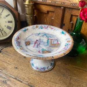 Hoge taartvorm, antiek chinoiserie-ontwerp, Bates, Elliott & Co, Staffordshire, 19e-eeuwse Britse handgekleurde polychrome transferware c1870