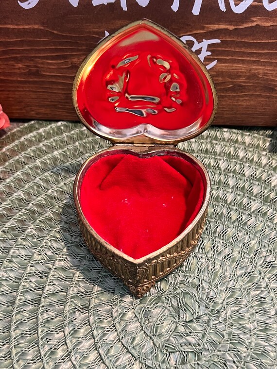 Heart Shaped Jewelry Box with Crest Symbol - image 3