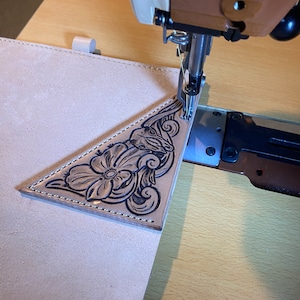 Tooling pattern corner patch featuring steer skull