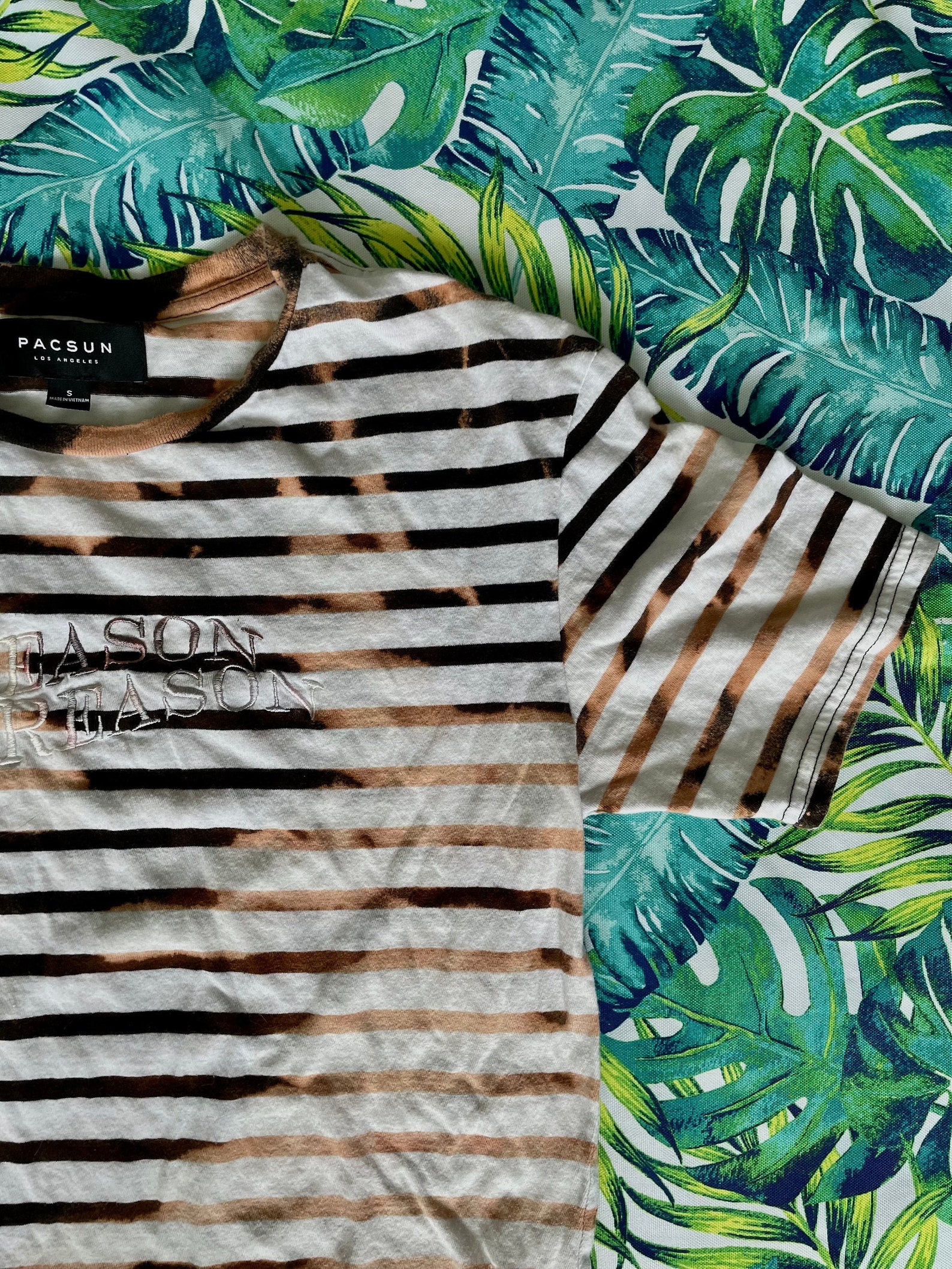 Upycled Kleines Pacsun T Shirt mit Säurewäsche | Etsy