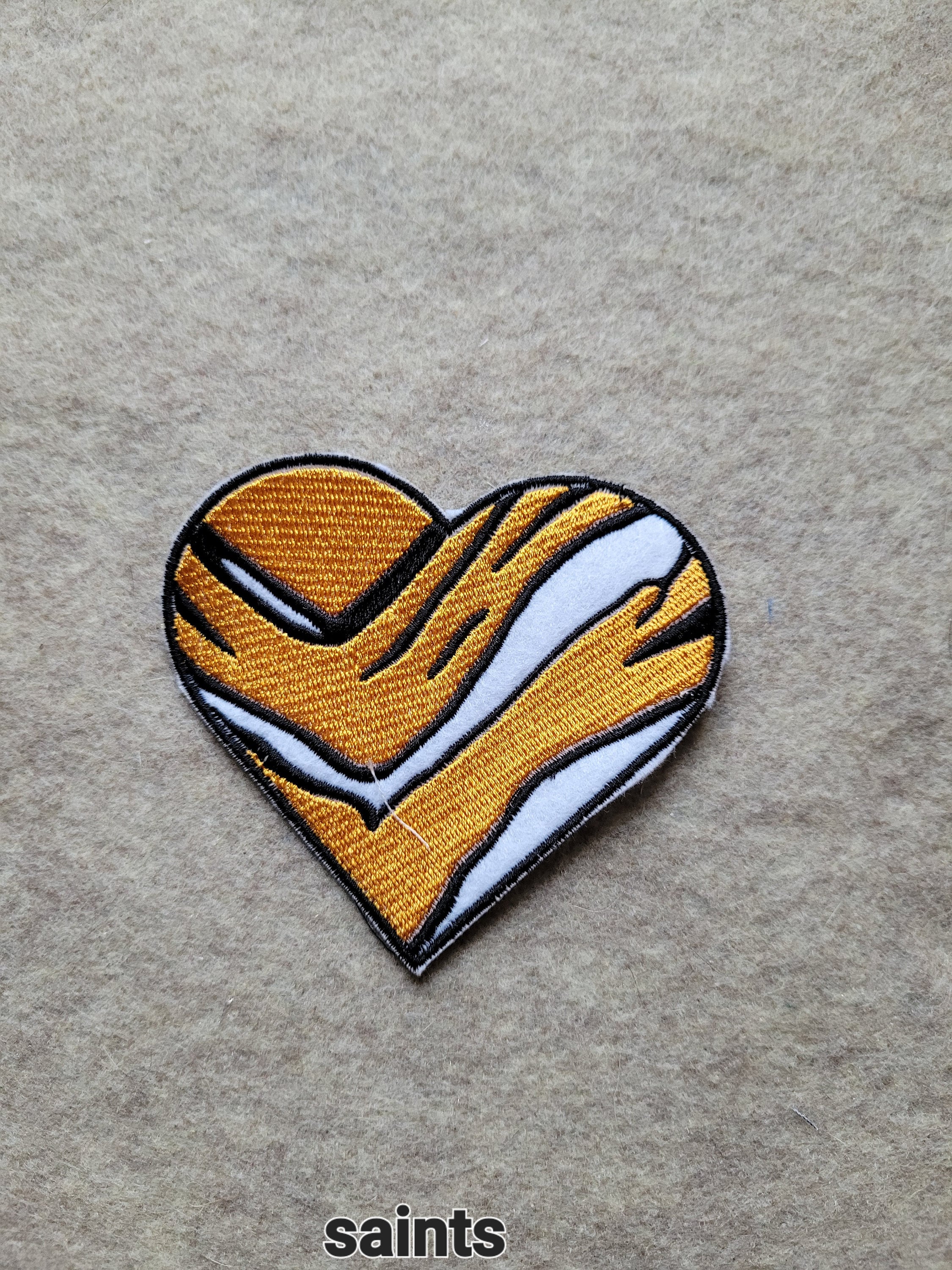 Small Broken Heart Embroidered Iron On Patch – Patch Collection