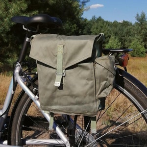 Petit sac sacoche en toile des années 1970 vintage vert olive ex-armée sacoche de vélo rétro toile de coton sac à bandoulière bandoulière élégant militaire