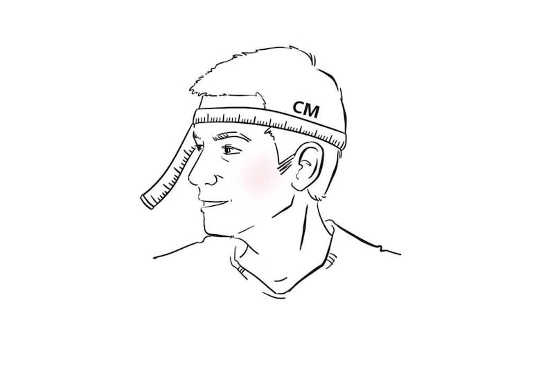 Pu&ograve; includere: Disegno a tratto di una persona con un metro a nastro intorno alla testa. Il nastro &egrave; contrassegnato con incrementi di centimetri e le lettere "CM" sono visibili. La persona &egrave; rivolta a sinistra, con un leggero sorriso.