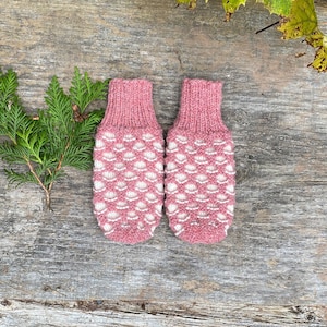 Pink Youth Wool Mittens, Honeycomb Mittens, Warm Wool Mittens, Newfoundland Mittens, Traditional Wool Mittens, Handknit Wool Mittens