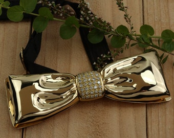 18K Yellow Gold Luxury Wearable Bowtie Adorned with Diamonds