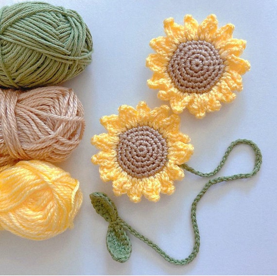 Sunflower hair clips Crochet pattern English. Crochet Sunflower hair tie.  Crochet hair accessory. Crochet pattern and video tutorial