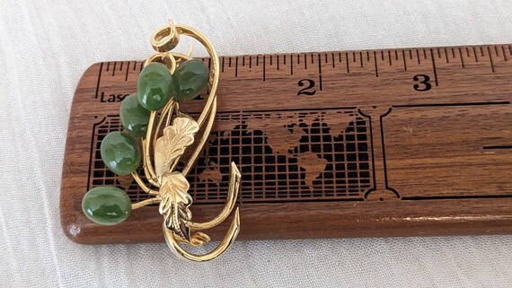 Green Jade Brooch, Goldtone Floral Spray with Fru… - image 5