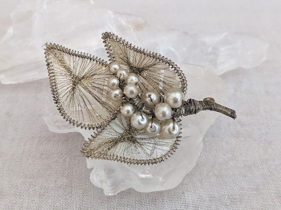 Thread Broach Vintage Spun Wire / Thread Pearl Brooch, Soft Gold With Shimmering ...