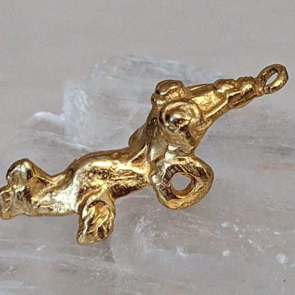 Lizard Iguana Crocodile Pendant Charm Amulet, Pre-Columbian Vintage Alva Studios Reptile Reproduction, Gold Tone for Bracelet or Necklace