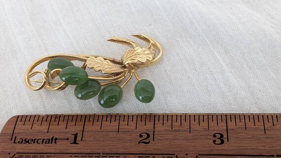 Green Jade Brooch, Goldtone Floral Spray with Fru… - image 6