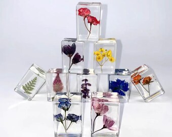 Handmade Drip Resin Dried Flower Bookends, Eternal Flower,Resin Decoration，Gifts for Plant Lovers, Pressed Flower Decoration