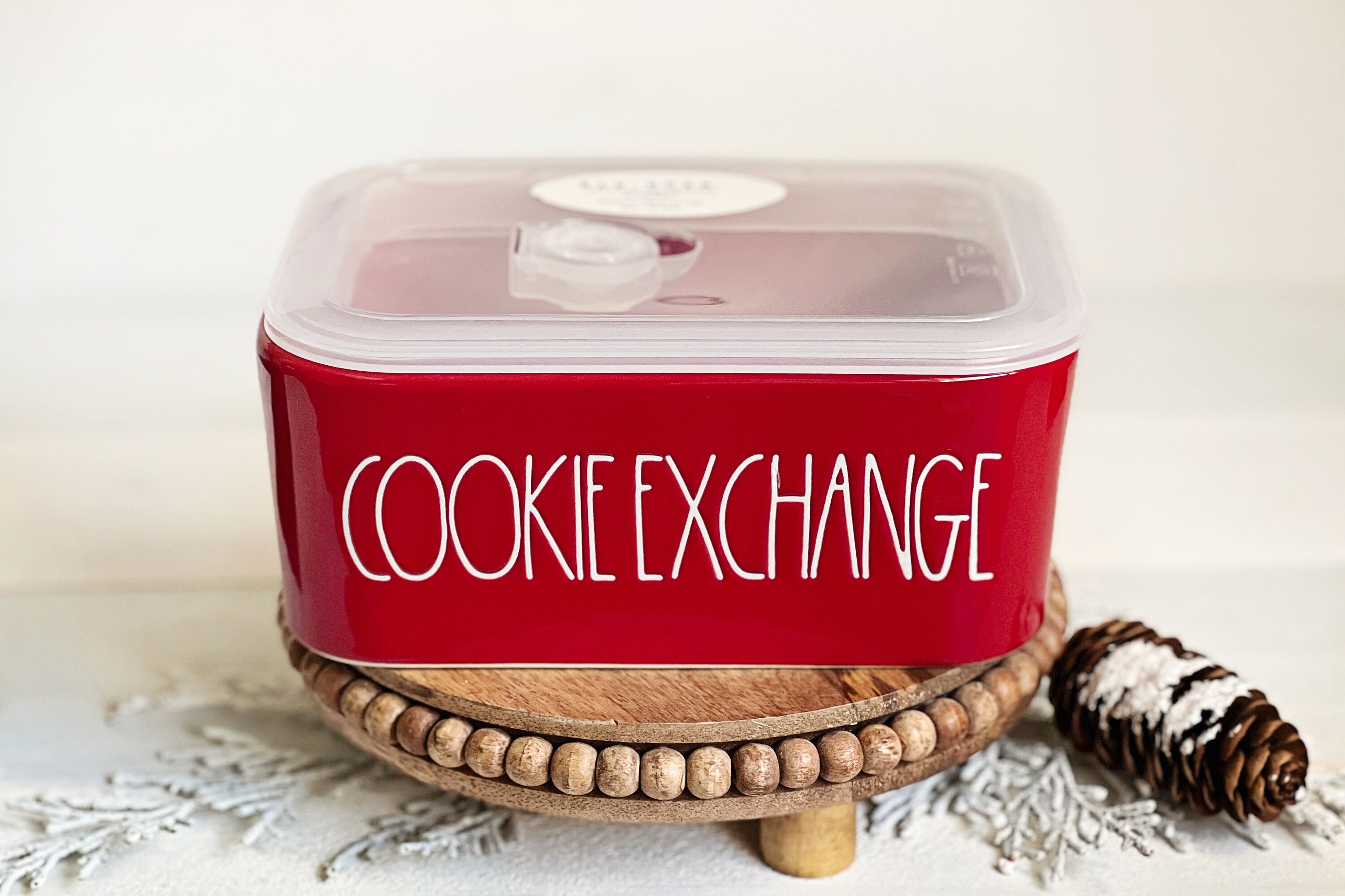 rae dunn christmas cookie exchange ceramic lunch box with plastic lid