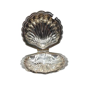 Vintage Silver Plated Shell Trinket Box, Hinged Seashell Box, Coastal Decor Accent, Vanity Box, Beach Cottage Decor