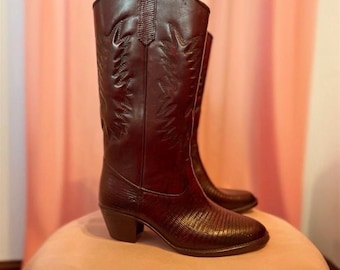 Women Vintage Burgundy Brown Western Cowboy Boots Size 6 Made in USA Cowgirl