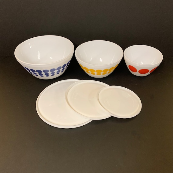 Vintage Charm Spot on Pyrex Mixing Bowls Set of 3 New in Box W