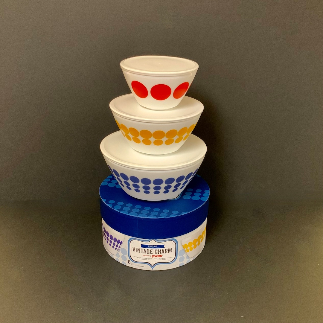 Vintage Charm Spot on Pyrex Mixing Bowls Set of 3 New in Box W
