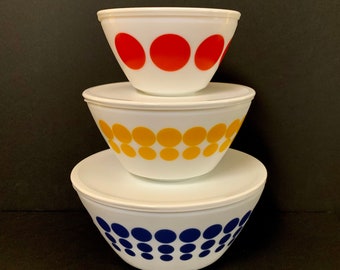 Vintage Charm Spot on Pyrex Mixing Bowls Set of 3 New in Box W