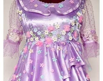 Abito Isabela Encanto fatto a mano: costume per adulti con dettagli floreali