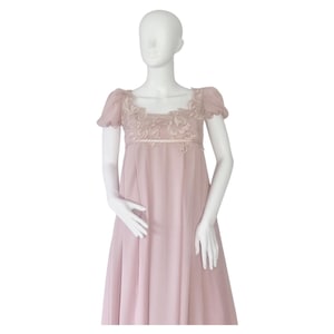 penelope featherington pink dress Nicola Coughlan Recreated Penelope's Wedding Dress At The 'Bridgerton' Premiere