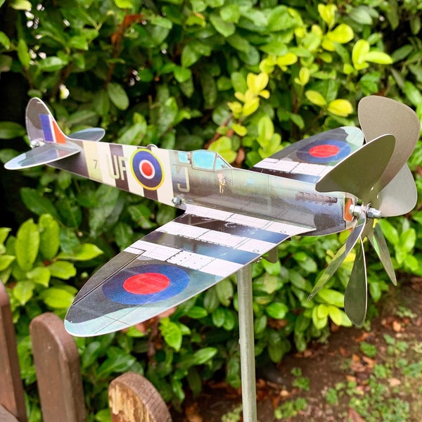 Girouette modèle Spitfire, décoration de jardin, en acier inoxydable sur roulements à billes.