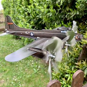 Wind spinner Aircraft model B-17 Flying Fortress in stainless steel