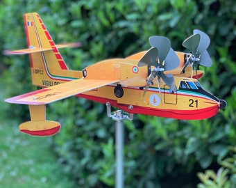 Avión de veleta modelo Canadair CL-215 en acero inoxidable