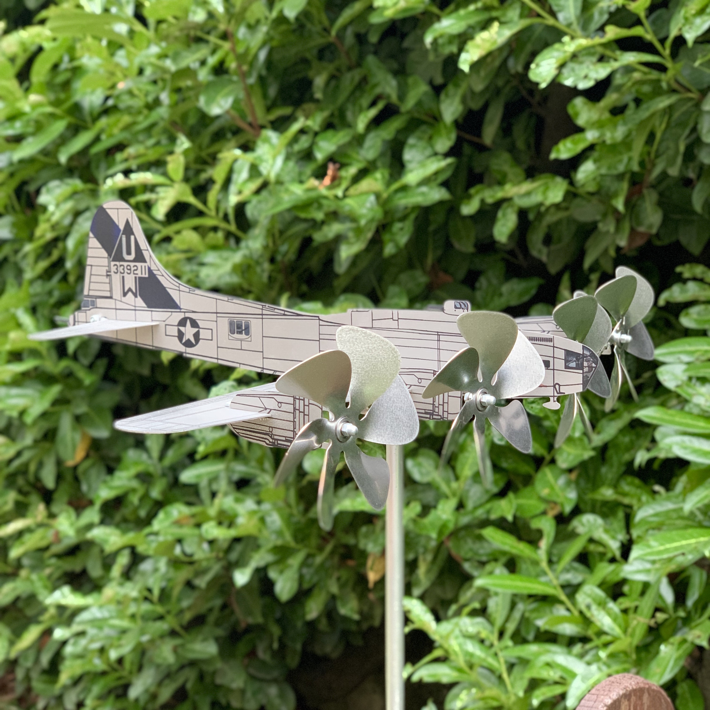 Airplane Wind Spinner Garden Decoration Model B-17 Flying