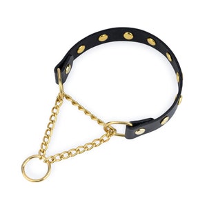 Collar con tachuelas para perro - Collar Martingala para perro - Collar con tachuelas doradas para perro - Collar Martingala de cuero negro - Collar con cadena dorada de latón macizo para perro