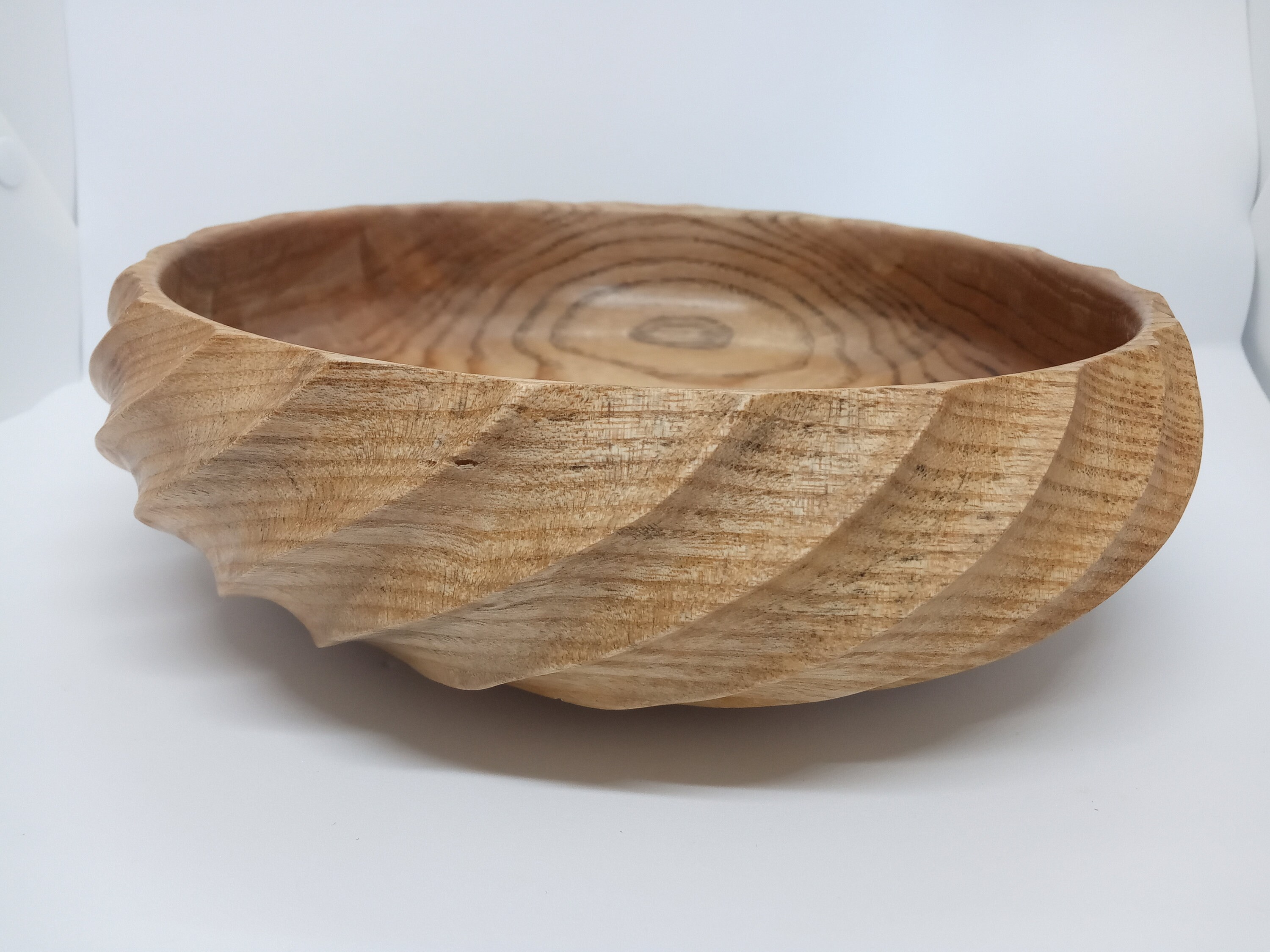 Grand Bol en Frêne Sculpté Handcrafted Sculpted Large Ash Bowl