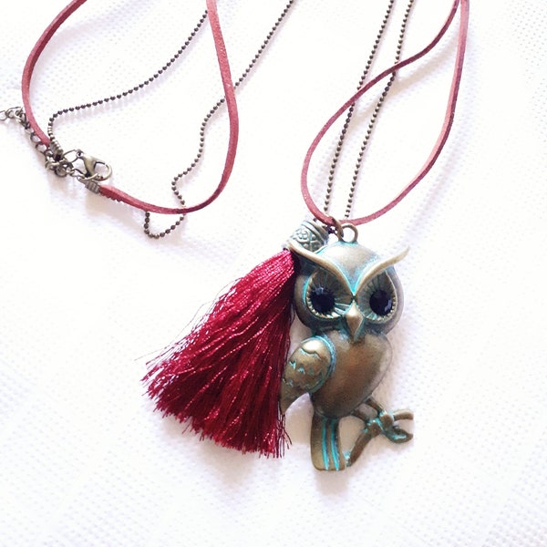 Hibou Collier sautoir en suédine et pendentif pompon fils bordeaux