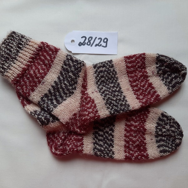 Handgestrickte Socken Größe 28/29