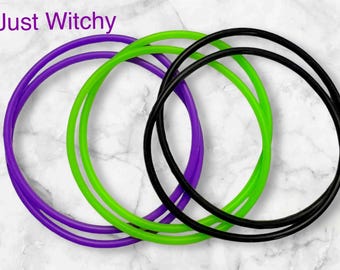 Silicone Jelly Bracelets: 80s Style, Party Favors - Pack of 6