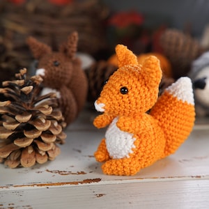 Crocheted squirrel, mini squirrel, amigurumi, handmade, gift idea, crocheted animal.