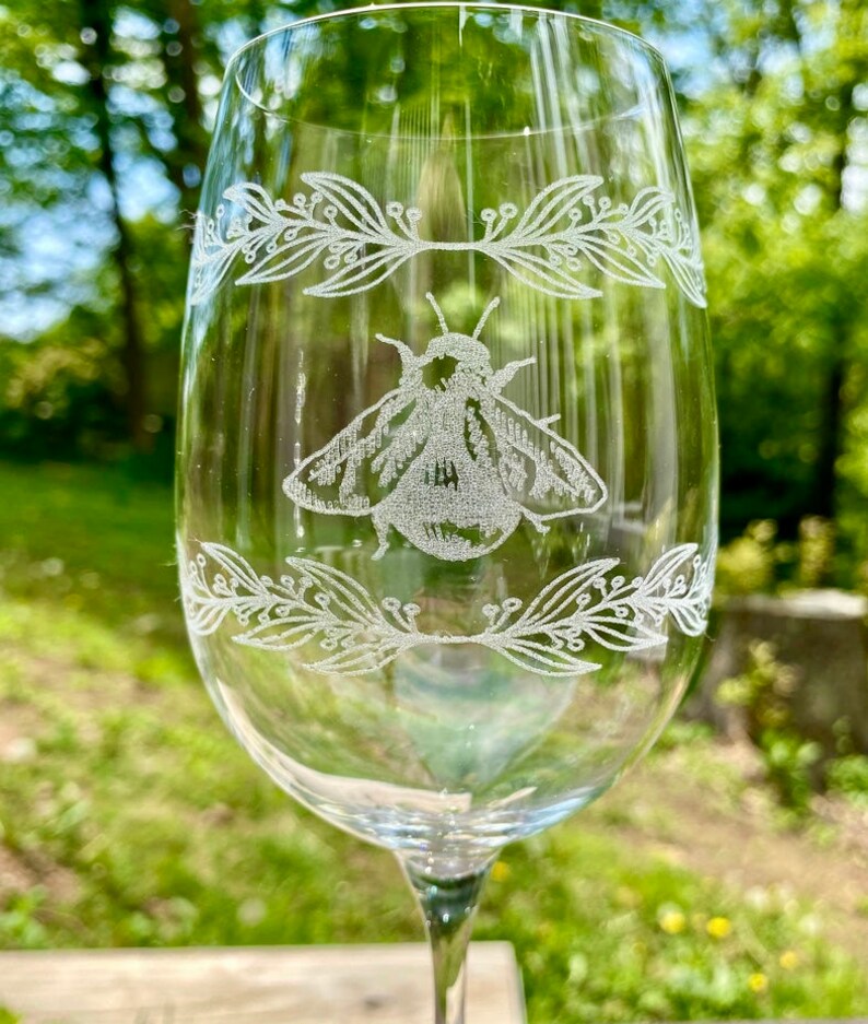 Laser Engraved Bee Wine Glasses Set of Four Bee Themed Gift Etsy
