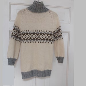 100% pure wool thick and fluffy hand-knit Norwegian turtleneck womens warm pullover size M