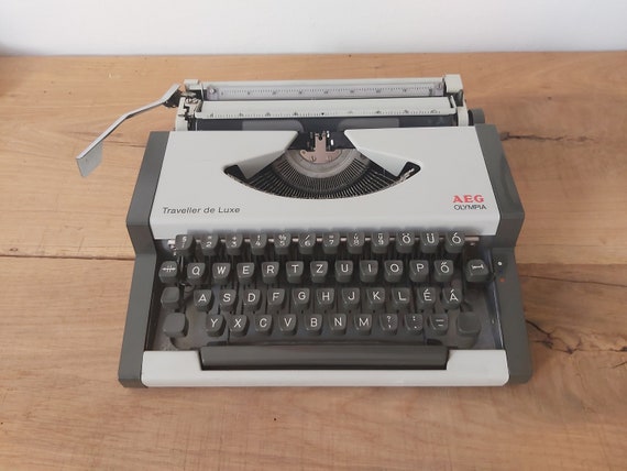 オリンピアタイプライター トラベラーOlympia Traveller