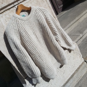 Thick lambswool sweater size L unisex ski pullover