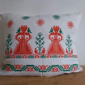 Hand-embroidered traditional Scandinavian Norwegian decorative pillow cross-sitch 33 x 42 cm