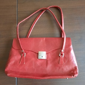 Vintage red leather bag. Vintage genuine leather shoulder bag.