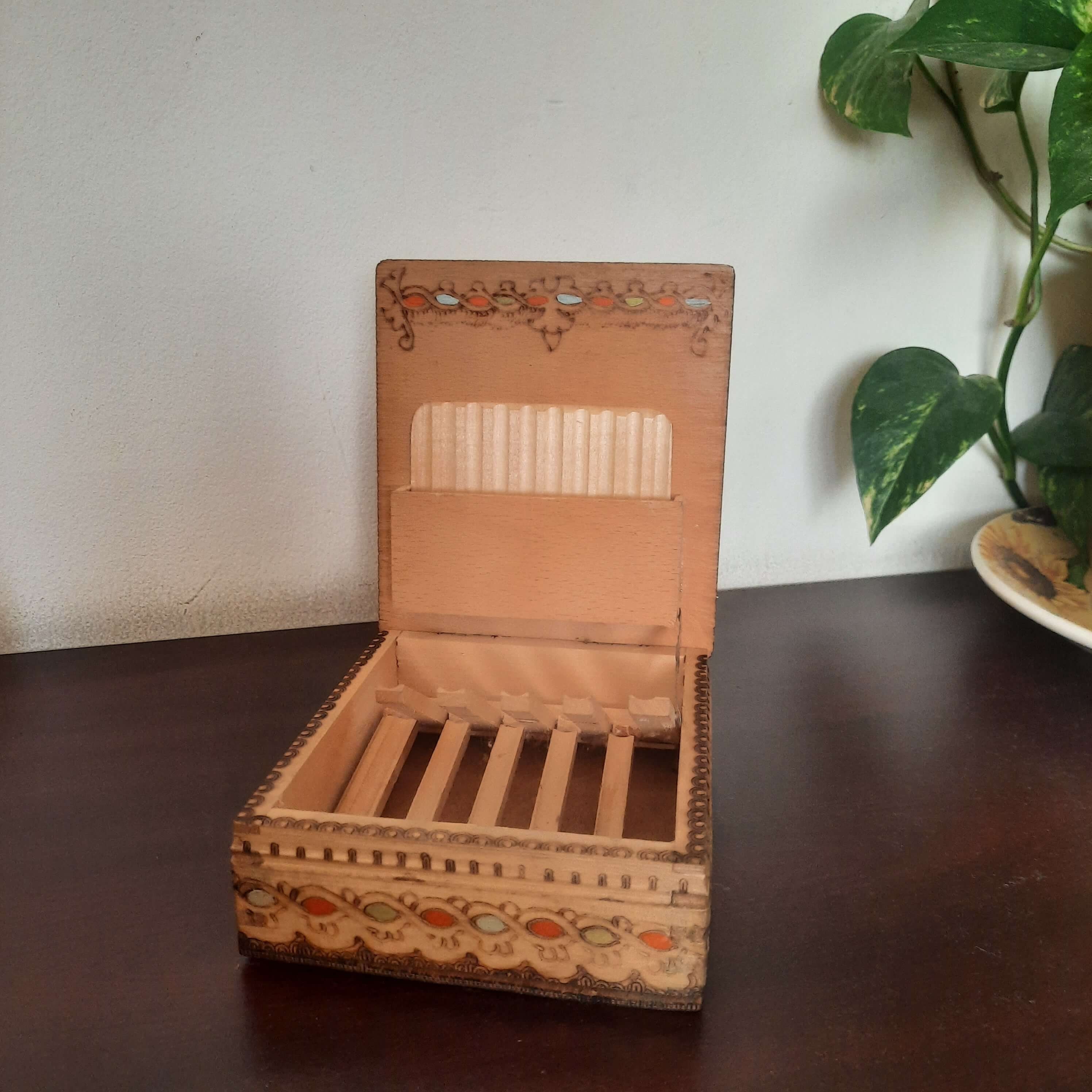 Vintage Wooden Carved Cigarette Box. Hidden Snuffbox, Retro Snuffbox. Hand  Carved Cigarette Storage Box