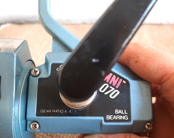 Shakespeare spinning reel for fishing OMNIYA 070 Old fishing  A gift for Fishing reel from the